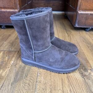 UGG Australia Classic Short Boot Chocolate Brown Womens Sz 6 Ugg S/N 5251Y